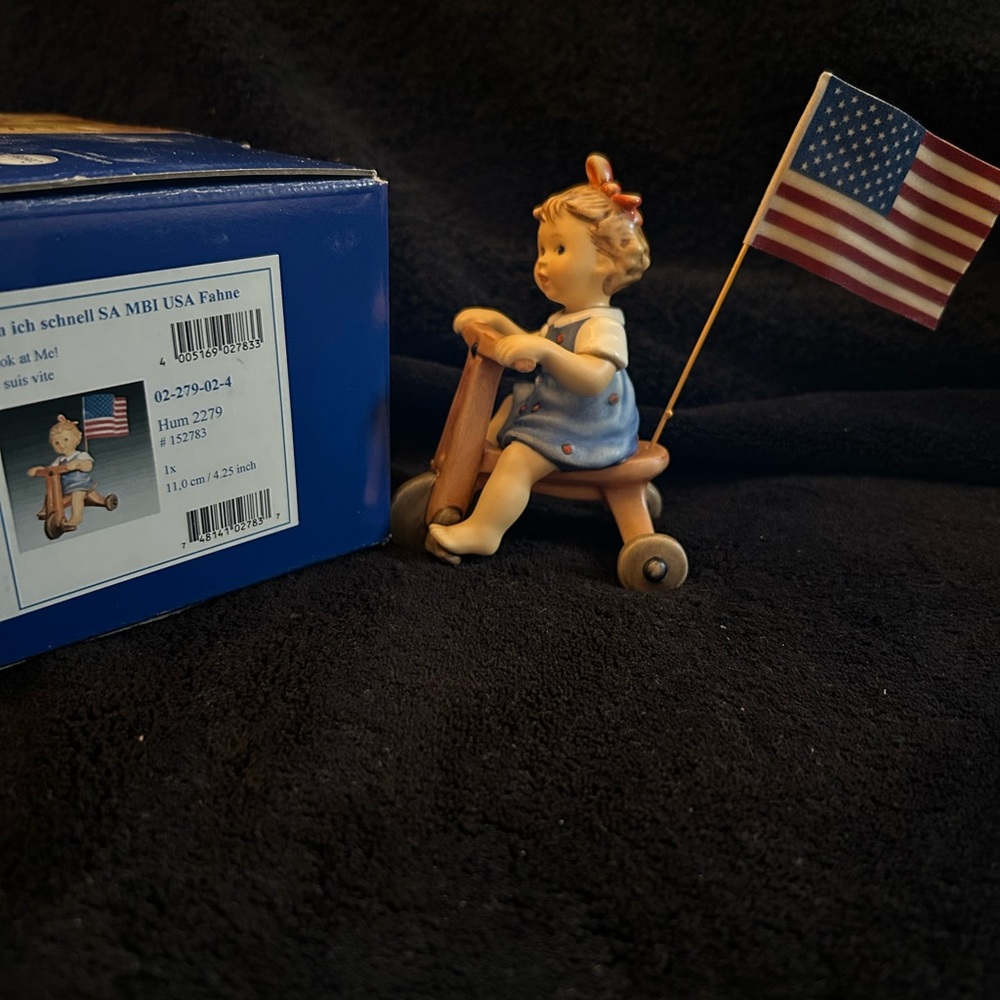 "Look At Me" Hummel Figurine